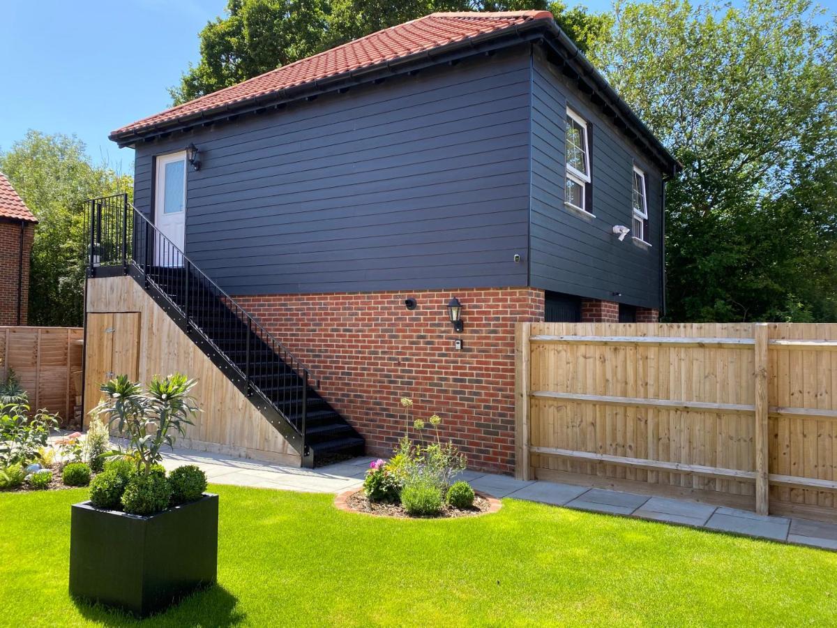 Stansted Coach House Apartment Elsenham Exterior photo